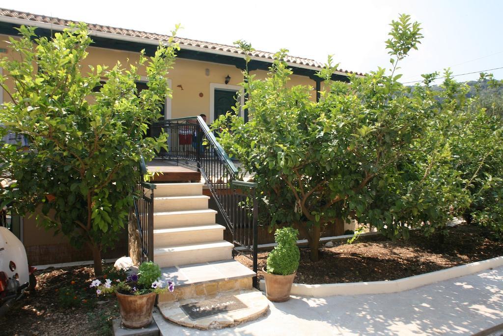 Marathes Studios Áyios Nikítas Extérieur photo