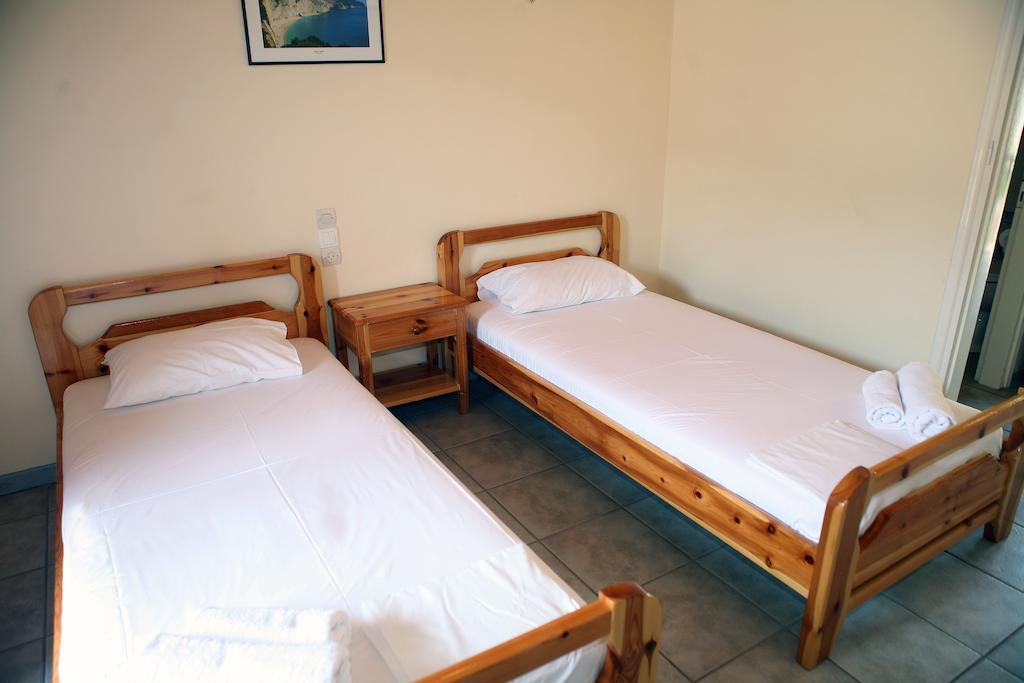 Marathes Studios Áyios Nikítas Chambre photo
